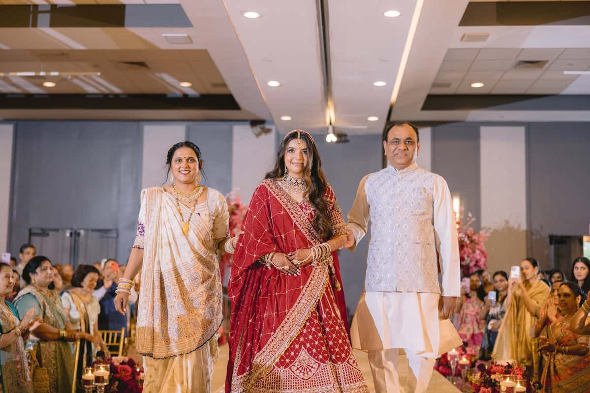 Indian Wedding Chicago Marriott Schaumburg Bride Look P.Taufiq