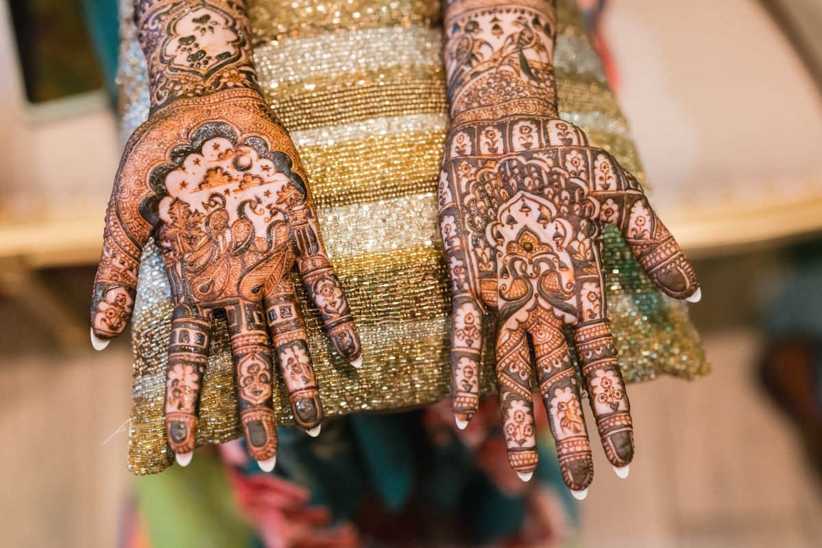 ptaufiq Indian wedding Della Terra Mountain Chateau Colorado Mehendi 1