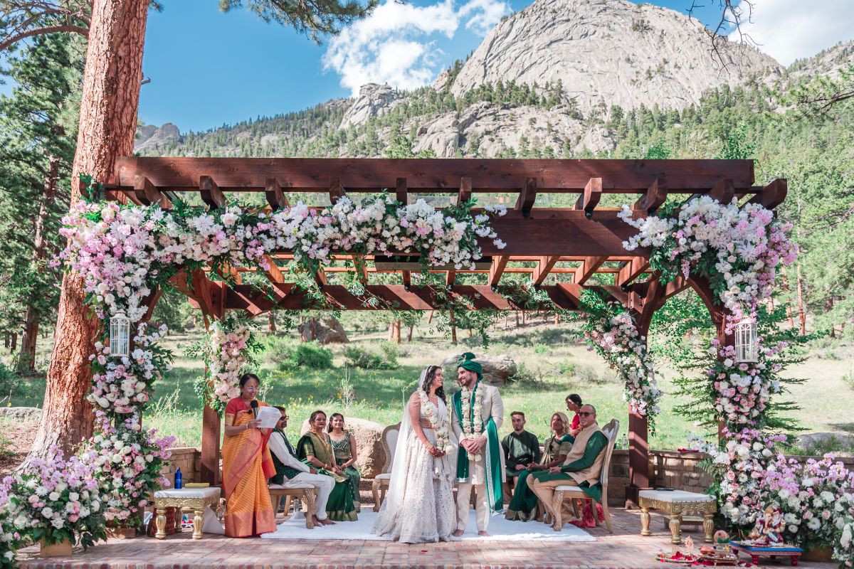 ptaufiq Indian wedding Della Terra Mountain Chateau Colorado ceremony 5